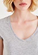 Bayan Gri V Yaka Pamuklu Tişört