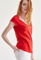 Bayan Kırmızı V Yaka Pamuklu Tişört