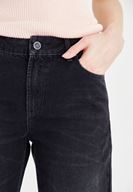 Bayan Siyah Paça Detaylı Bol Kesim Jean Pantolon