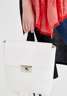 Bayan Beyaz Toka Detaylı Sırt Çantası