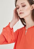 Bayan Turuncu Yaka Detaylı Bluz1