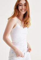 Bayan Beyaz Yaka Detaylı Atlet