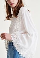Bayan Beyaz Dantel İşlemeli Crop Bluz