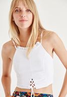 Bayan Beyaz Fırfırlı Kısa Bluz