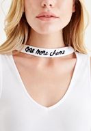 Bayan Beyaz Choker Detaylı Yarım Bluz