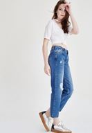 Bayan Beyaz Yaka Detaylı Kısa Kollu Tişört