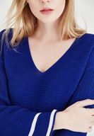 Bayan Mavi V Yaka Kol Detaylı Kazak