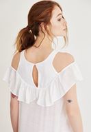 Bayan Krem Volan Detaylı Omuzları Açık Bluz