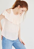 Bayan Pembe Volan Detaylı Omuzları Açık Bluz