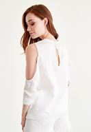 Bayan Krem Omuzları Açık Sırt Detaylı Bluz