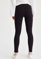 Bayan Siyah Düşük Bel Dar Paça Pantolon