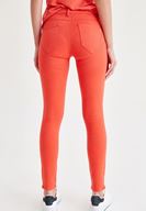 Bayan Kırmızı Düşük Bel Dar Paça Pantolon