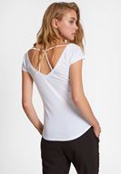 Bayan Beyaz Sırtı Biye Detaylı V Yaka Tişört