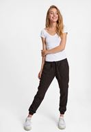 Bayan Beyaz Sırtı Biye Detaylı V Yaka Tişört