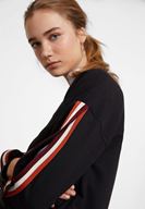 Bayan Siyah Kolları Şeritli Sweatshirt