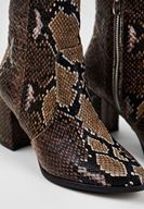 Bayan Kahverengi Yılan Derisi Desenli Topuklu Bot