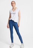 Bayan Beyaz Çiçek Baskılı V Yaka Tişört