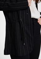 Bayan Siyah/Beyaz Yaka Detaylı Çizgili Ceket