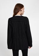 Bayan Siyah/Beyaz Yaka Detaylı Çizgili Ceket