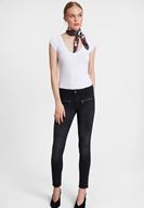 Bayan Beyaz V Yaka Yarım Kollu Basic