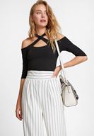 Bayan Siyah Yakası Çapraz Biye Detaylı Bluz