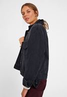 Bayan Siyah Cep Detaylı Kısa Denim Ceket