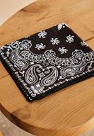 Bayan Siyah Baskı Detaylı Fular