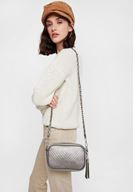 Bayan Gümüş Püskül Detaylı Zincir Askılı Çanta