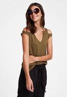 Bayan Yeşil Biyeli Omuz Detaylı Tişört