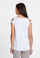 Bayan Beyaz Biyeli Omuz Detaylı Tişört