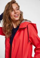 Bayan Kırmızı İçi Çizgi Desenli Yağmurluk