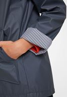 Bayan Gri İçi Çizgi Desenli Yağmurluk