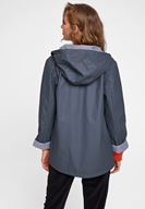 Bayan Gri İçi Çizgi Desenli Yağmurluk