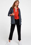 Bayan Gri İçi Çizgi Desenli Yağmurluk