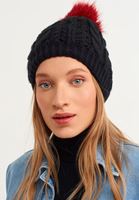 Bayan Siyah Ponponlu Bere