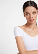 Bayan Beyaz V Yaka Detaylı Crop Top