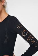 Bayan Siyah Kol Detaylı Spor Tişört