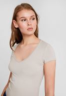 Bayan Krem Pamuk V Yaka Kısa Kollu Tişört