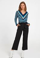 Bayan Çok Renkli Çizgi Desenli  V Yaka Triko