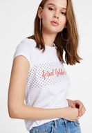 Bayan Beyaz Baskı Desenli Tişört