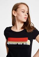 Bayan Siyah Baskı Detaylı Kısa Kollu Tişört