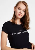 Bayan Siyah Slogan Baskı Detaylı Tişört