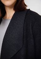 Bayan Siyah Kemer Detaylı İnce Yün Kaban