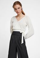 Bayan Krem Bağlama Detaylı Kruvaze Kesim Bluz