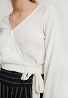 Bayan Krem Bağlama Detaylı Kruvaze Kesim Bluz