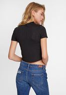 Bayan Siyah Yaka Detaylı Crop Top