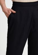 Bayan Siyah Beli Lastik Detaylı Cepli Bol Pantolon