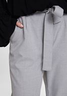 Bayan Gri Beli Bağlamalı Cep Detaylı Bol Pantolon