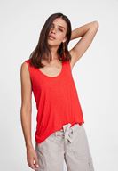 Bayan Kırmızı Asimetrik Kesim Askı Detaylı Bluz