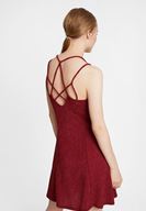 Bayan Bordo Sırt Detaylı Mini Elbise